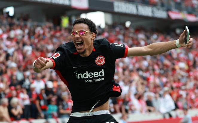 克福后迅速, 到了球队对, 球并贡献