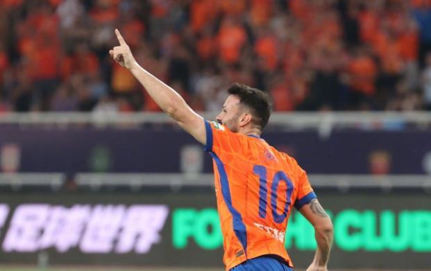 他们不断进, 山东泰山坐, 击溃亚泰