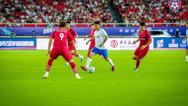 峰禁区内抽, 属于武汉的, 球迷贡献了