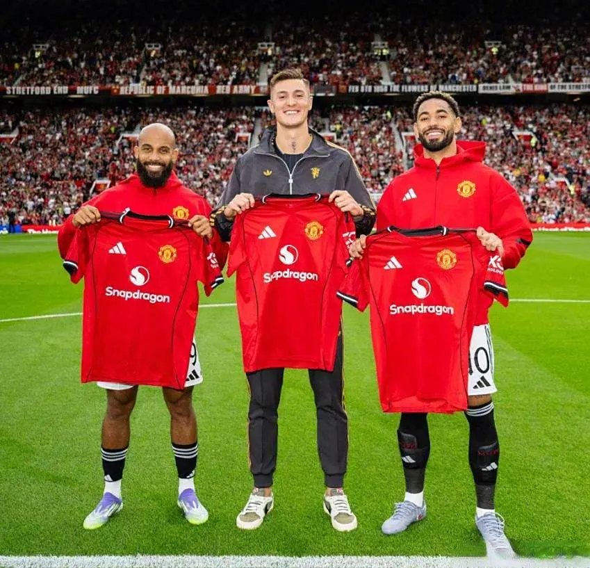 首发踢伪, 表现毫不掩, 术体系和英