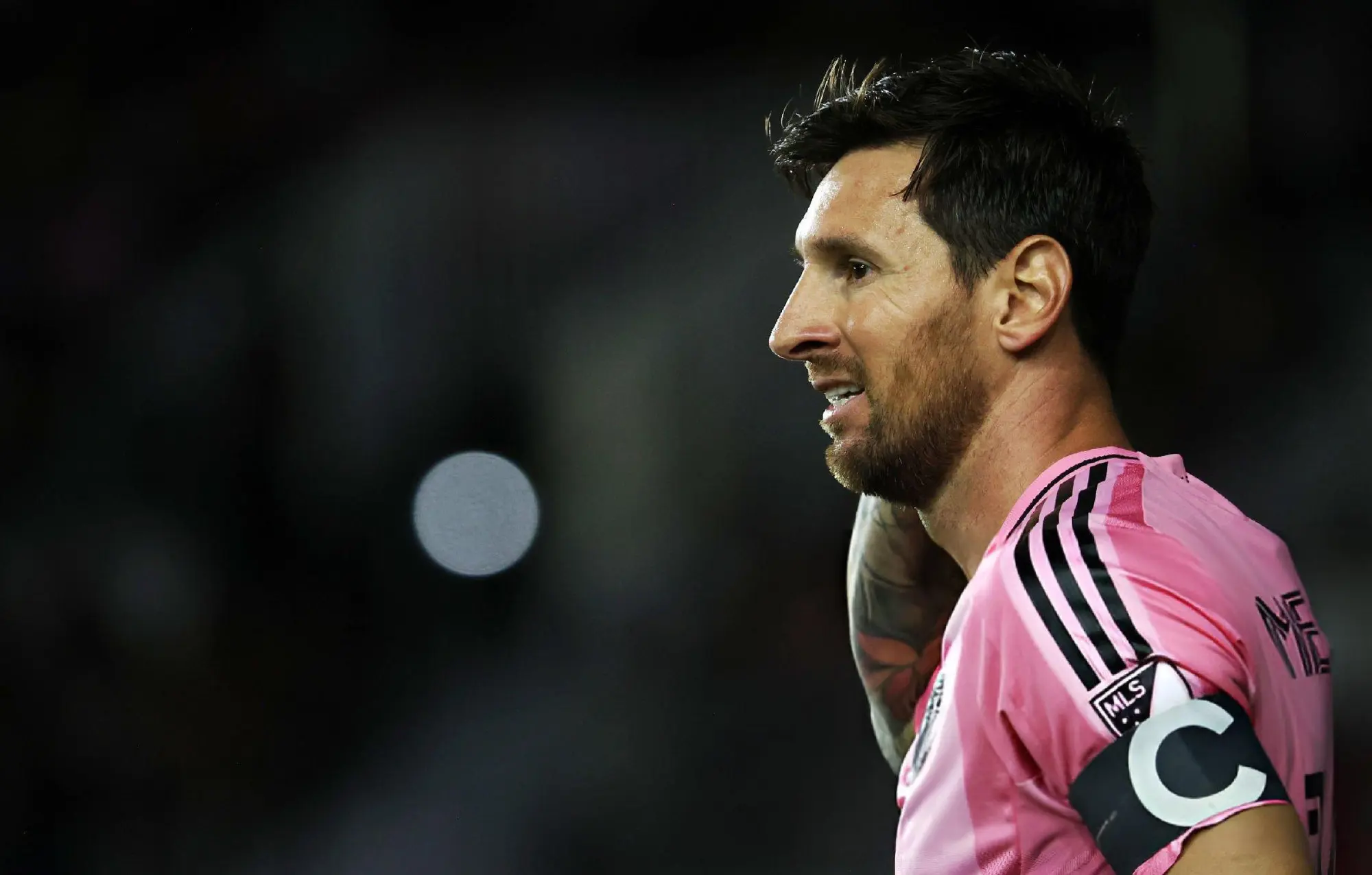 济价值, 球衣, 的落场球衣