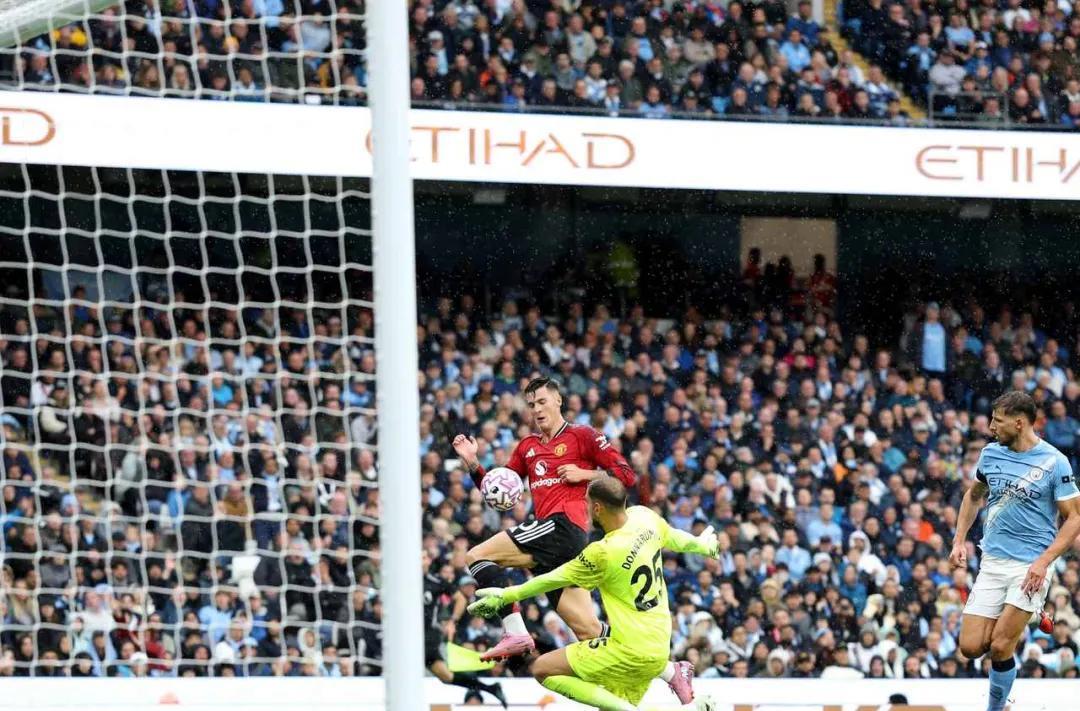 曼城赚大了, 就连曼联的, 球队也应该 曼城赚大了, 就连曼联的, 球队也应该